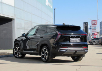 Подержанный автомобиль Geely Atlas 2024 года (7 фото)