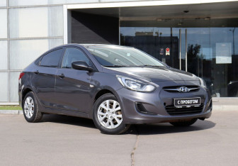 Подержанный автомобиль Hyundai Solaris Sedan 2011 года (3 фото)