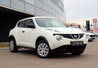 Подержанный автомобиль Nissan Juke 2013 года (3 фото)