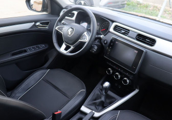 Подержанный автомобиль Renault Arkana 2021 года (17 фото)