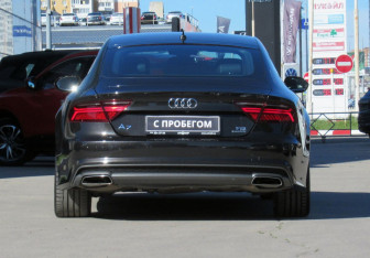 Подержанный автомобиль Audi A7 2014 года (6 фото)