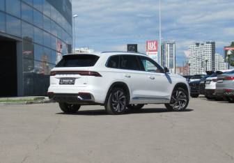 Подержанный автомобиль Geely Monjaro 2024 года (5 фото)