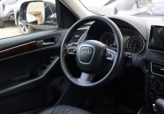 Подержанный автомобиль Audi Q5 2010 года (13 фото)