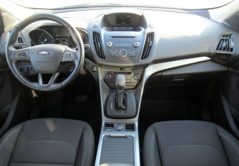 Подержанный автомобиль Ford Kuga 2018 года (12 фото)