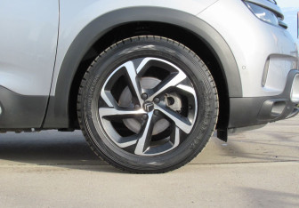 Подержанный автомобиль Citroen C5 Aircross 2021 года (9 фото)