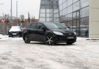 Подержанный автомобиль Ford Focus Sedan 2012 года (3 фото)