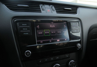 Подержанный автомобиль Skoda Octavia Liftback 2017 года (13 фото)