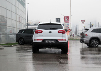 Подержанный автомобиль Kia Sportage 2012 года (6 фото)