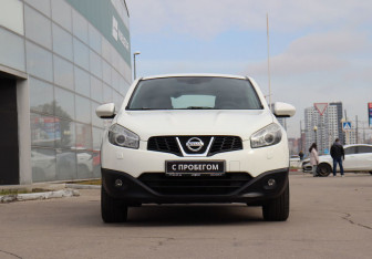Подержанный автомобиль Nissan Qashqai 2012 года (2 фото)