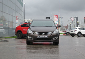 Подержанный автомобиль Hyundai Solaris Hatchback 2014 года (2 фото)