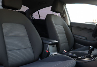 Подержанный автомобиль Kia Cerato Sedan 2018 года (10 фото)