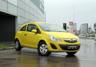 Подержанный автомобиль Opel Corsa 2011 года (3 фото)