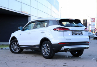 Подержанный автомобиль Geely Atlas Pro 2023 года (7 фото)
