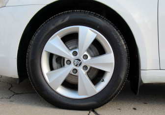 Подержанный автомобиль Skoda Octavia Liftback 2013 года (9 фото)