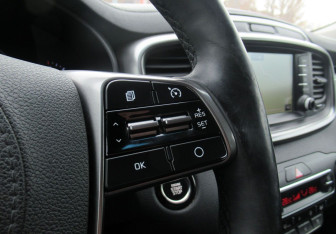 Подержанный автомобиль Kia Sorento 2018 года (23 фото)