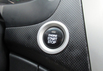 Подержанный автомобиль Hyundai Solaris Sedan 2011 года (16 фото)