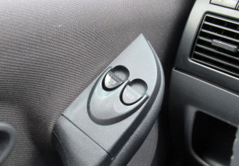 Подержанный автомобиль Fiat Albea 2007 года (15 фото)