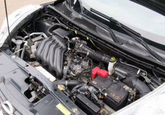 Подержанный автомобиль Nissan Juke 2011 года (10 фото)