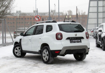 Подержанный автомобиль Renault Duster 2021 года (7 фото)