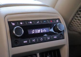 Подержанный автомобиль Cadillac SRX 2012 года (18 фото)