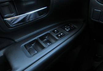 Подержанный автомобиль Mitsubishi Outlander 2012 года (14 фото)