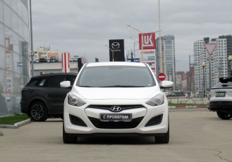 Подержанный автомобиль Hyundai i30 Hatchback 2012 года (2 фото)
