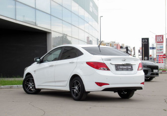 Подержанный автомобиль Hyundai Solaris Sedan 2014 года (7 фото)