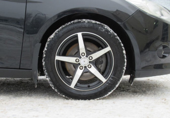 Подержанный автомобиль Ford Focus Sedan 2012 года (9 фото)