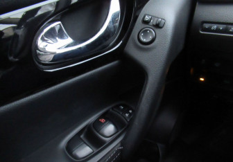 Подержанный автомобиль Nissan Qashqai 2017 года (16 фото)