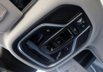 Подержанный автомобиль Geely Atlas 2024 года (19 фото)