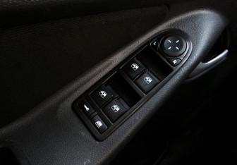 Подержанный автомобиль LADA (ВАЗ) Kalina Hatchback 2013 года (14 фото)