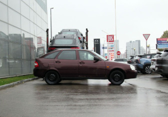 Подержанный автомобиль LADA (ВАЗ) Priora Hatchback 2011 года (4 фото)