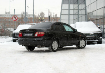 Подержанный автомобиль Nissan Almera Sedan 2004 года (5 фото)