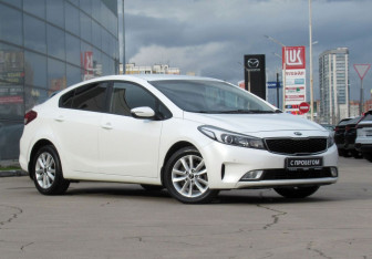 Подержанный автомобиль Kia Cerato Sedan 2018 года (3 фото)