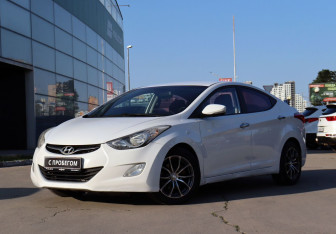 Подержанный автомобиль Hyundai Avante Sedan 2012 года (1 фото)