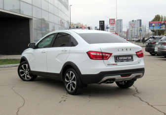 Подержанный автомобиль LADA (ВАЗ) Vesta Sedan 2018 года (7 фото)