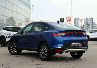 Подержанный автомобиль Renault Arkana 2022 года (7 фото)