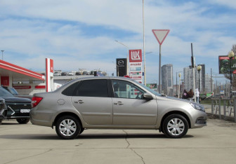 Подержанный автомобиль LADA (ВАЗ) Granta Sedan 2021 года (4 фото)