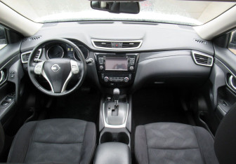 Подержанный автомобиль Nissan X-Trail 2016 года (13 фото)