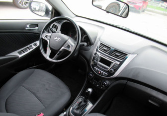Подержанный автомобиль Hyundai Solaris Sedan 2014 года (16 фото)