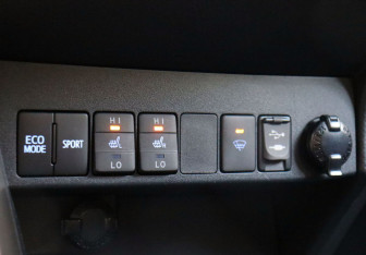 Подержанный автомобиль Toyota RAV4 2014 года (17 фото)