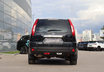 Подержанный автомобиль Nissan X-Trail 2011 года (6 фото)
