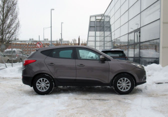 Подержанный автомобиль Hyundai ix35 2014 года (4 фото)