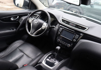 Подержанный автомобиль Nissan Qashqai 2017 года (12 фото)