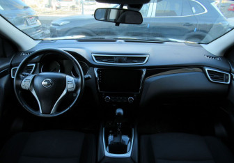 Подержанный автомобиль Nissan Qashqai 2018 года (19 фото)