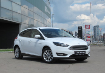 Подержанный автомобиль Ford Focus Hatchback 2018 года (3 фото)