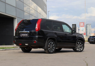 Подержанный автомобиль Nissan X-Trail 2011 года (5 фото)