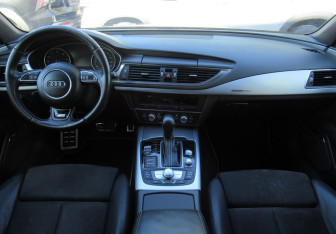 Подержанный автомобиль Audi A7 2014 года (12 фото)