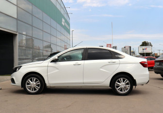 Подержанный автомобиль LADA (ВАЗ) Vesta Sedan 2016 года (8 фото)