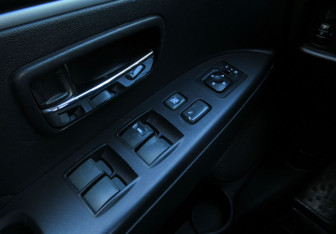 Подержанный автомобиль Citroen C4 Aircross 2012 года (11 фото)